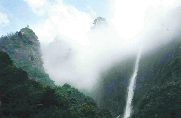 细数庐山千古绝句出处地，踏着诗词游庐山 