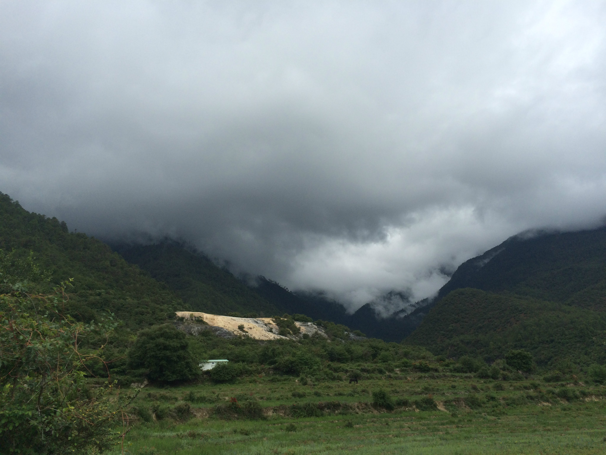 猜成语气下面有山有水_看图猜成语(3)