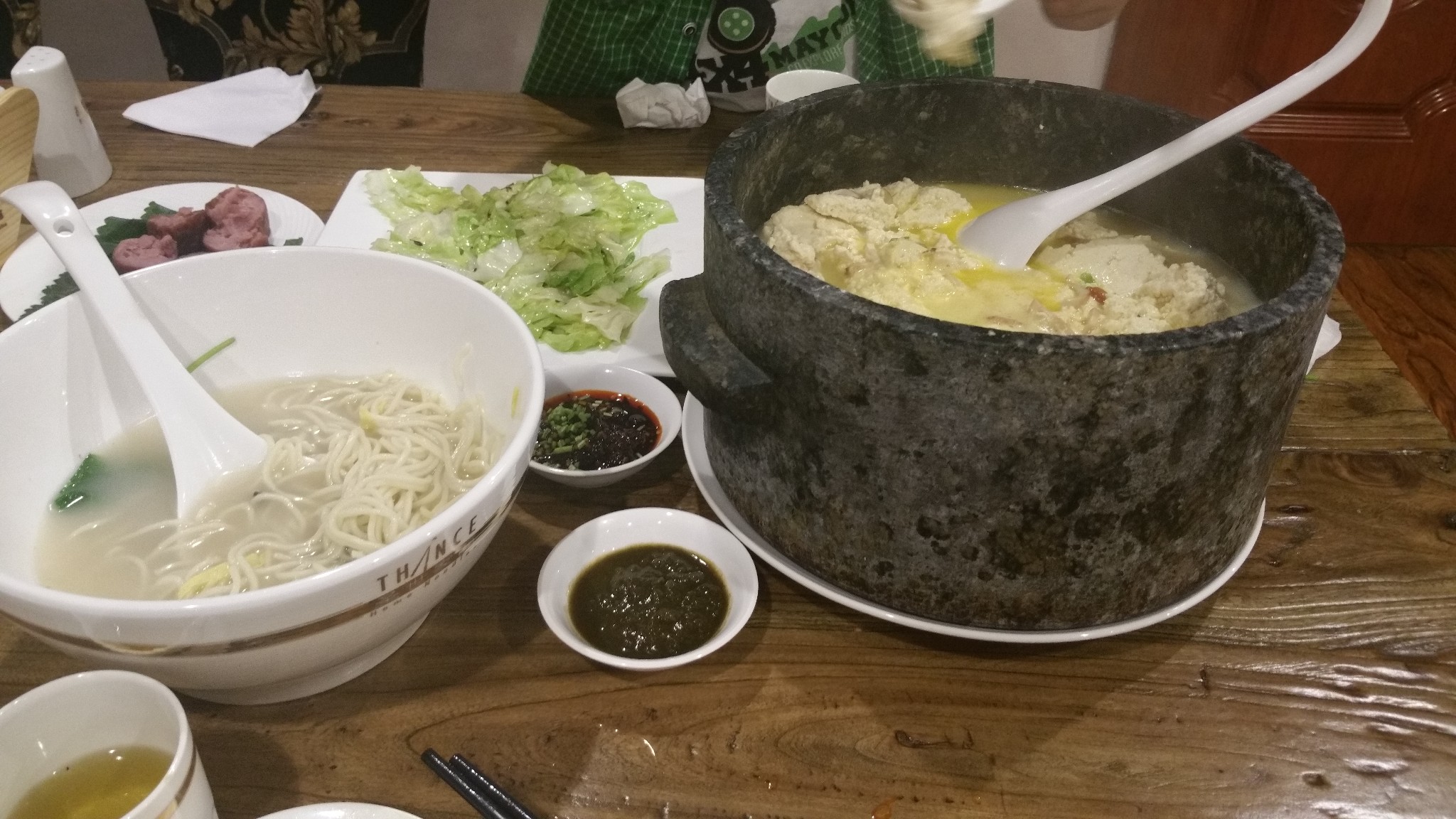 青岛美食-圣世家面养生菜馆