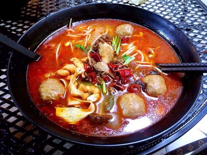 重庆美食-渝李记火锅米线首创者