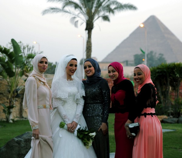 埃及拍婚纱照_埃及金字塔图片