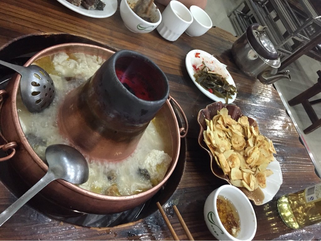 丽江美食-撮一顿纳西铜火锅
