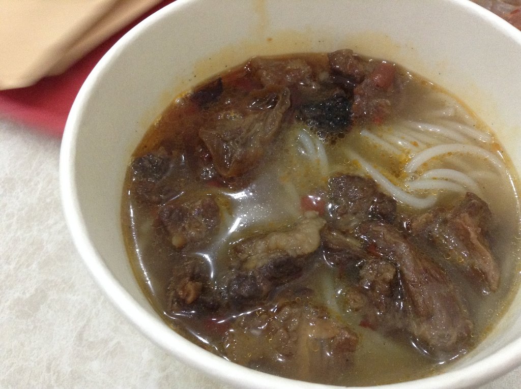 青岛美食-锅盔牛肉粉