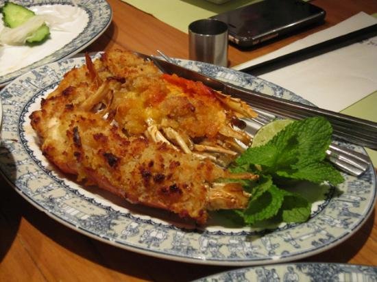 芽庄美食-Booze Cruise Bar & Grill