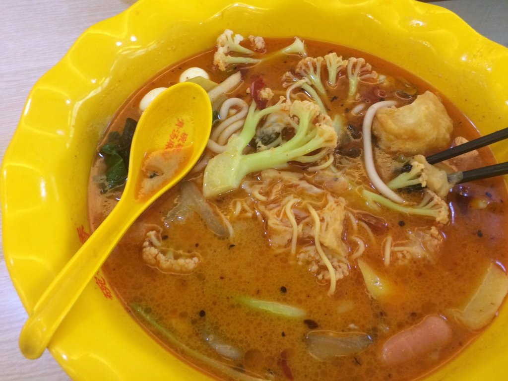 文登美食-碗碗香骨汤麻辣烫(艺利达店)