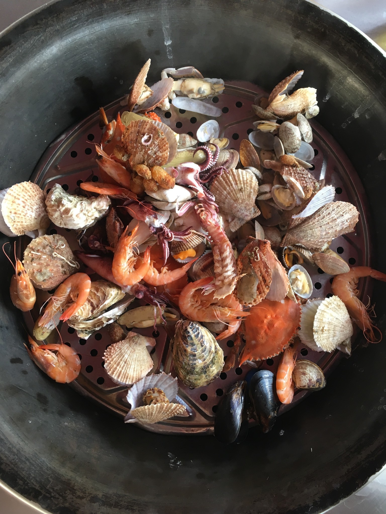 青岛美食-小饭局大锅蒸鲜