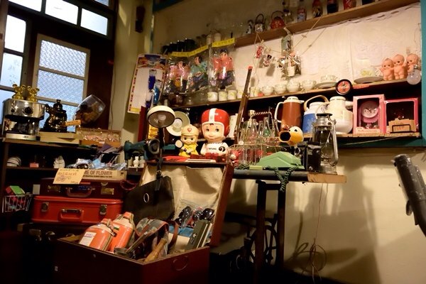 台北娱乐-夸张古懂咖啡店