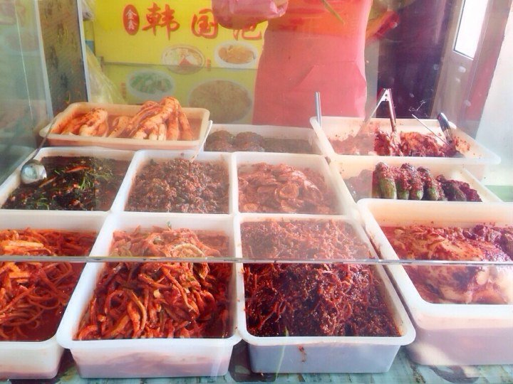 青岛美食-泡菜小摊