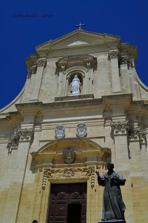 在天空之城,西西里和马耳他的七天,马耳他自助