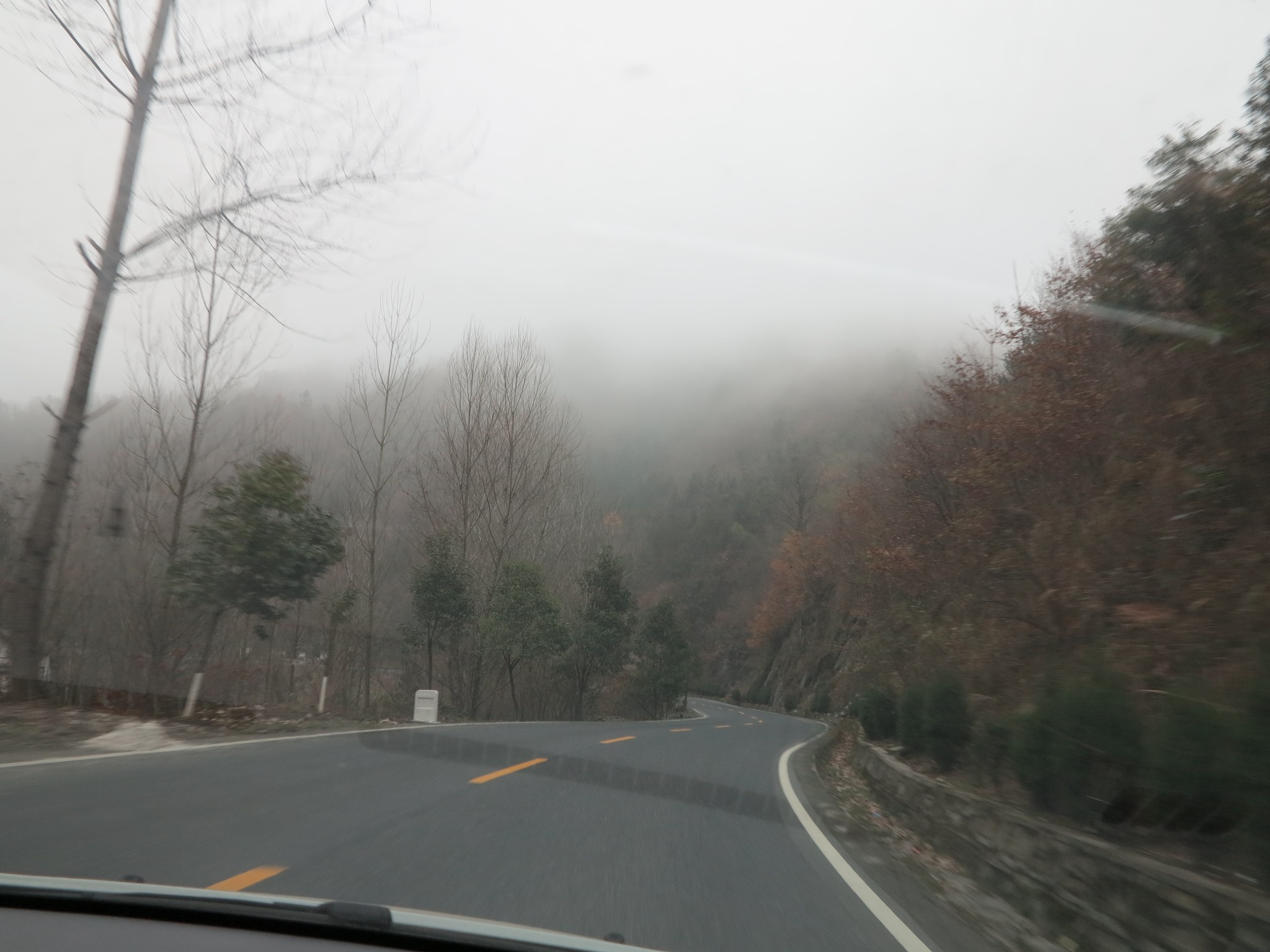 【十堰图片】秋色中的红色东沟行