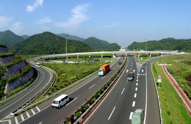 【深圳4高速将免费】深圳4条高速将于2023年2月免费，每年节省11亿元 
