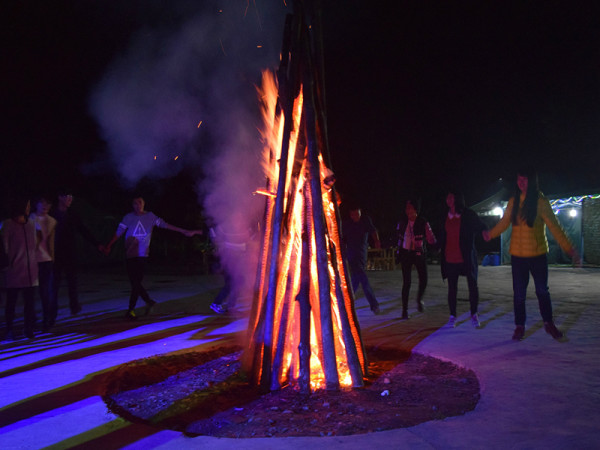 晚上室外探险 wKgBs1g1V7KANhhSAAWrZQZy8Zc67.jpeg?imageView2%2F2%2Fw%2F600%2Fh%2F600%2Fq%2F90