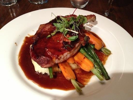 黄金海岸（澳大利亚）美食-Saks Restaurant & Bar