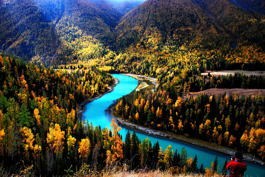 7月底打算暑假带孩子去新疆，适合去南疆还是北疆呢