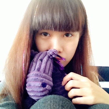 水泥上的花儿❄