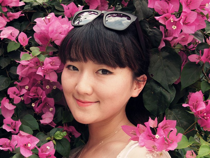 吃松鼠的小松子儿