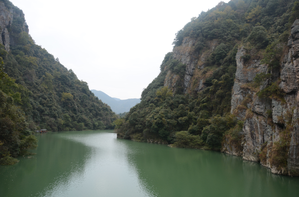 走进黄山石门峡神秘大峡谷