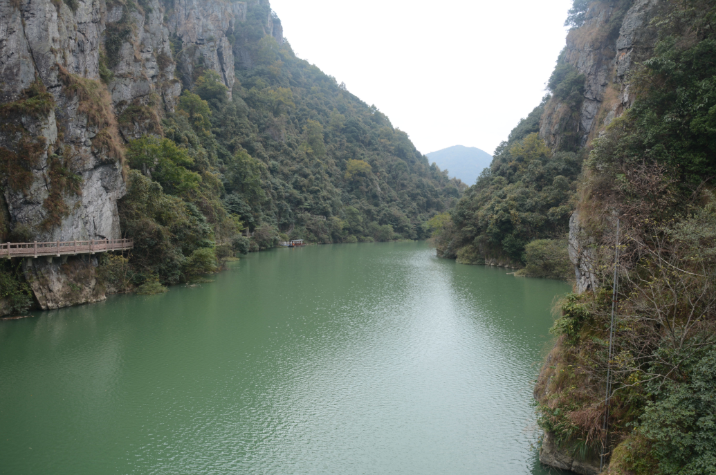 走进黄山石门峡神秘大峡谷