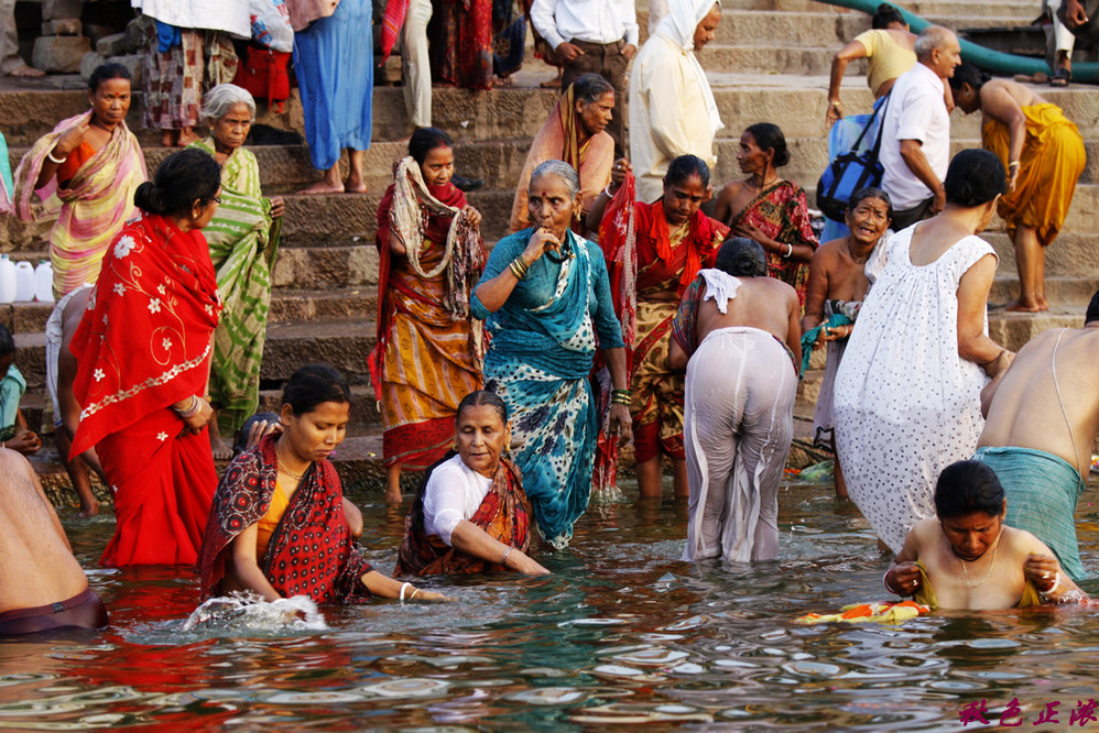 实拍印度恒河，肮脏还是纯净？ 