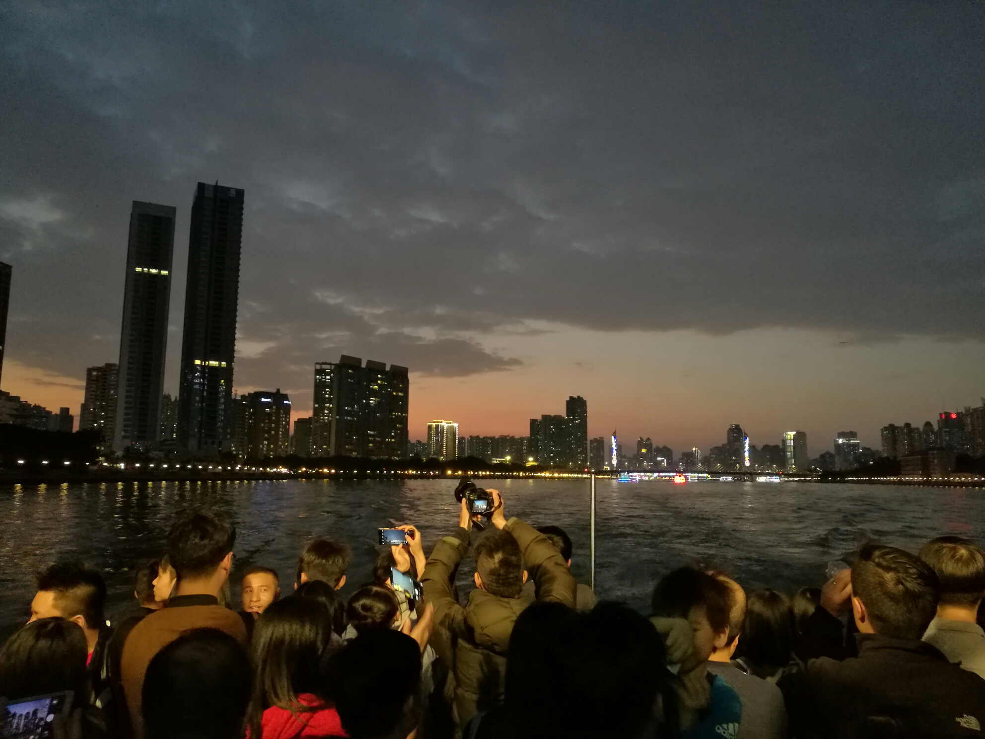 苏吹gdp_中国gdp增长图