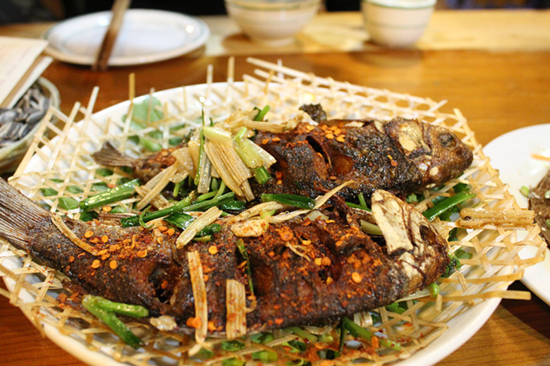 纳西烤鱼,味道可以