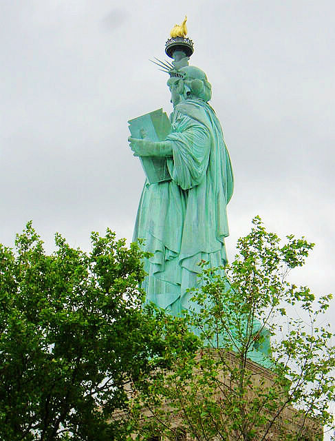 白宫南草坪的雕像图片