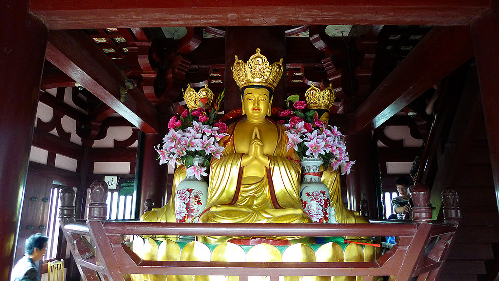 寒山寺始建时,就有"妙利普明塔",后毁于战火,北宋重建宝塔,元代末年又