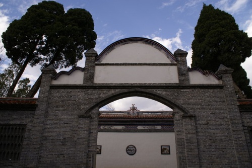 白云下的退色奢华——云南昭通龙云故居大修