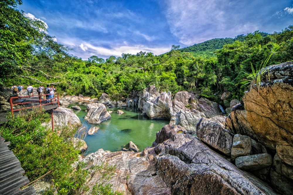 Yanoda Tropical Rainforest Scenic Area