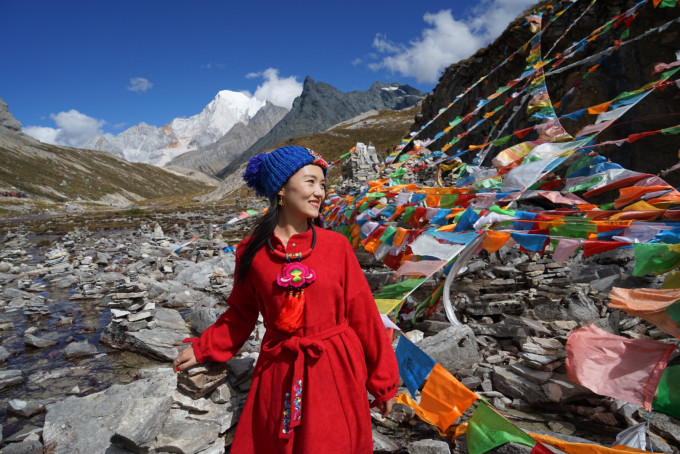 西藏最高的地方叫什么名字 wKgBZ1oEI6aAPA9zAAk94up9t4s79.jpeg?imageView2%2F2%2Fw%2F680%2Fq%2F90%7CimageMogr2%2Fstrip%2Fquality%2F90