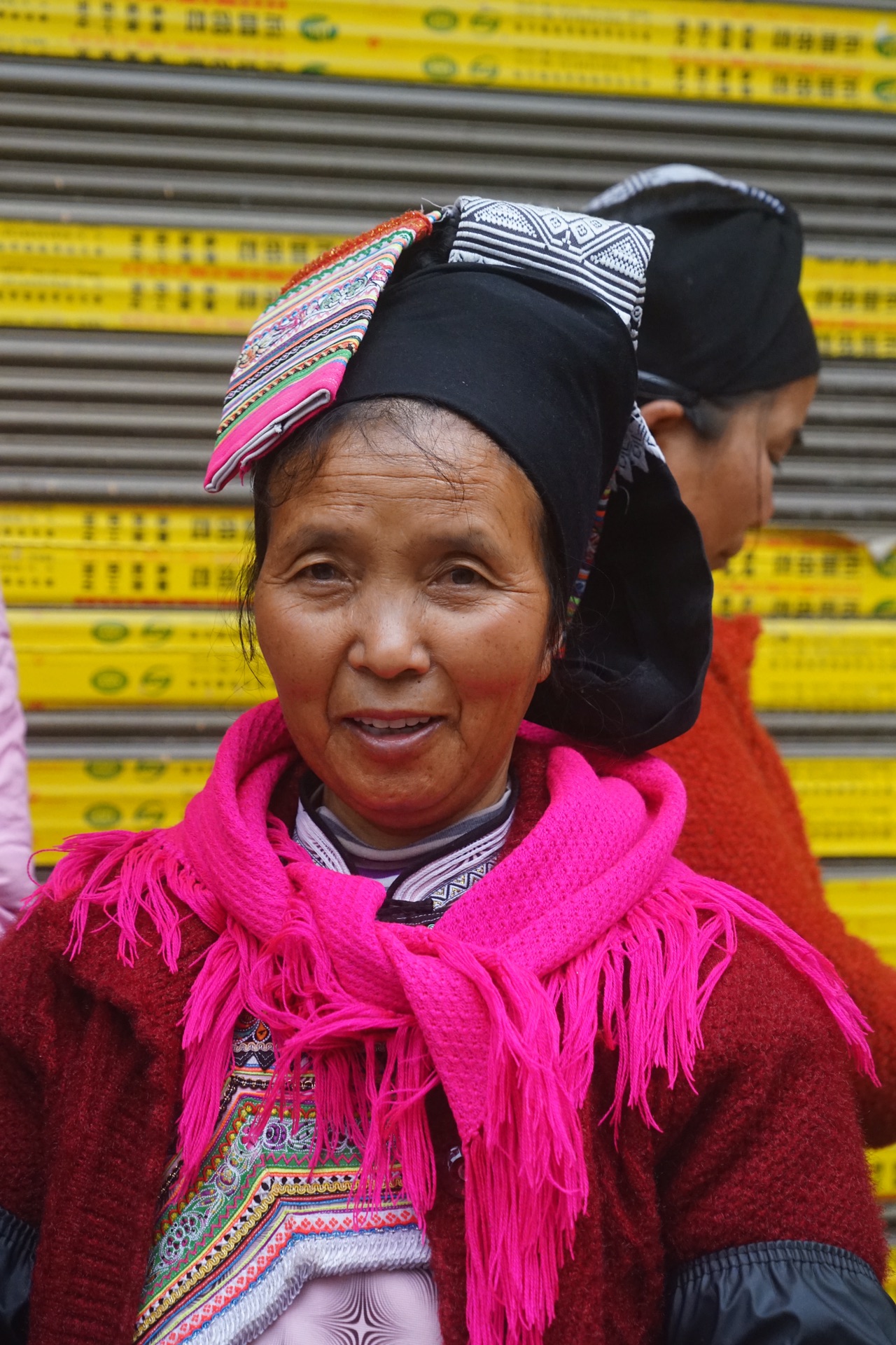 《哈尼族女人》