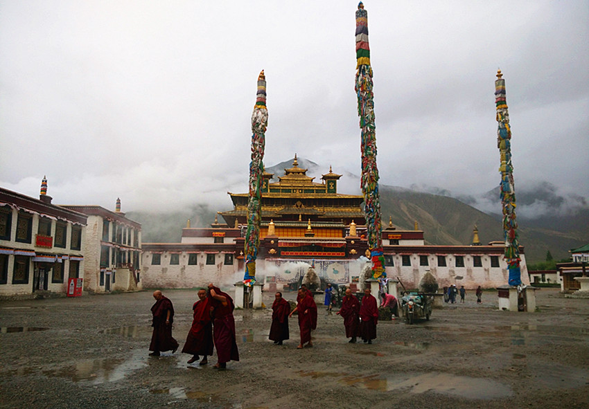 d1:拉萨-谢珠林寺-桑耶寺-雍布拉康-乃东山南地区人均费用/800rmb人物