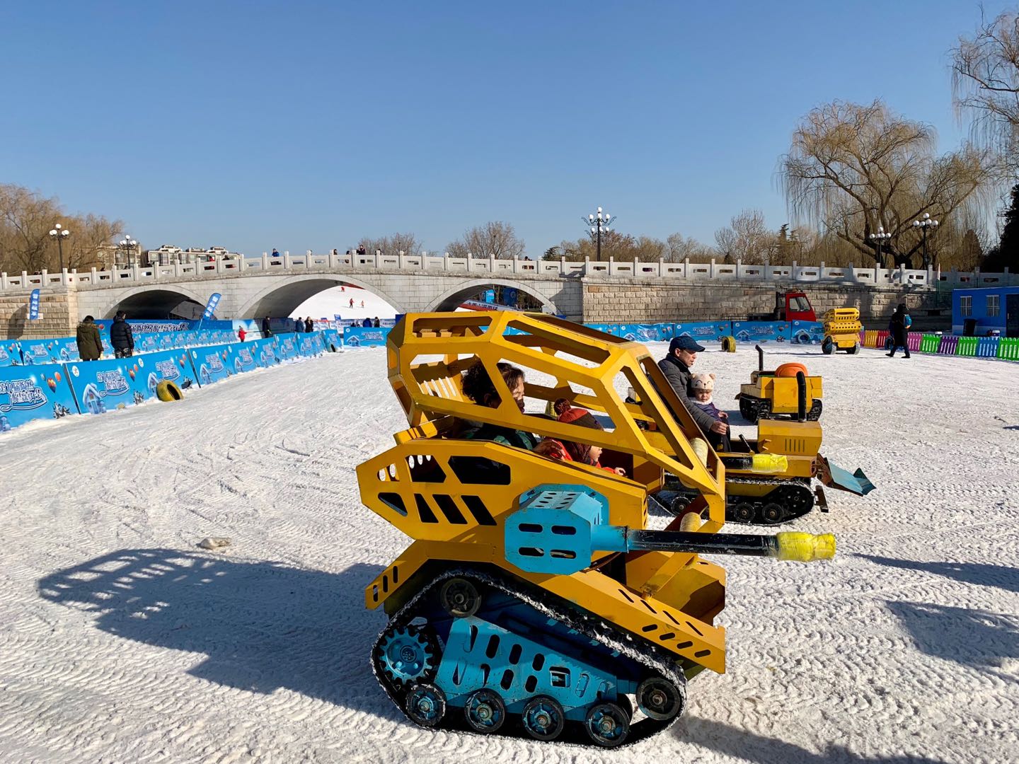 在北京城内就可爽玩的戏雪乐园,亲子娱乐两不误!