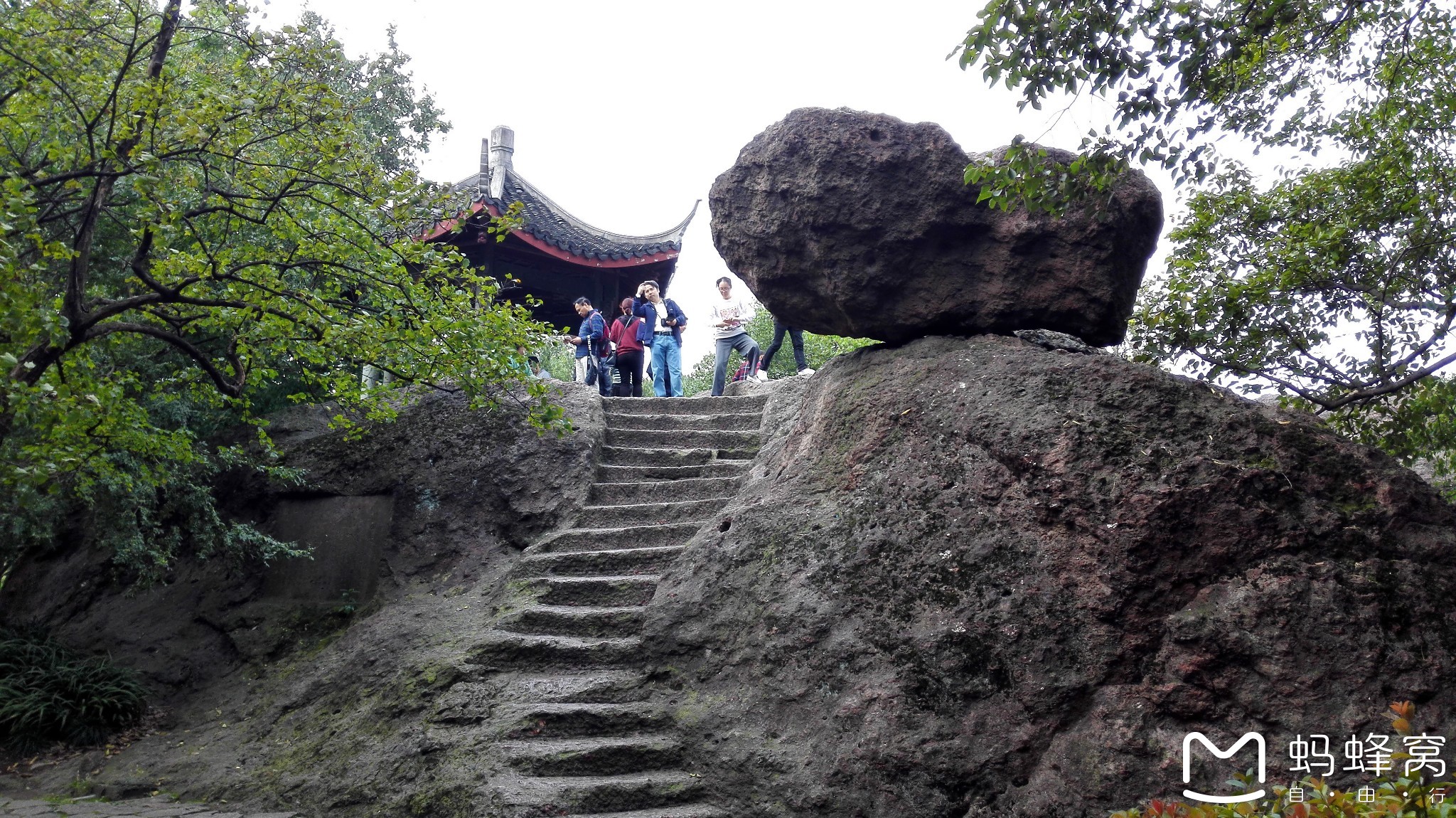 周末爬杭州的宝石山游览宝石流霞,保俶塔,眺望杭州西湖景色