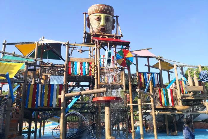 上海滑梯全攻略:带你感受90°魔鬼弯道,5层花式旋转!