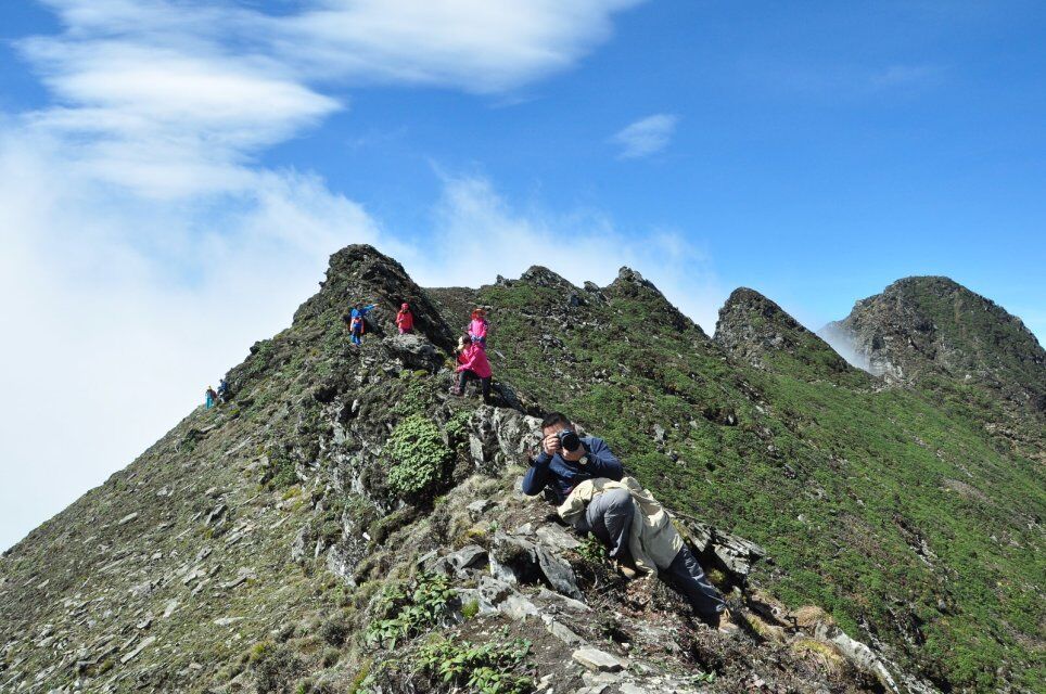 云南省旅游 大理旅游攻略 登苍山最高峰海拔4122米马龙峰~行者在路上