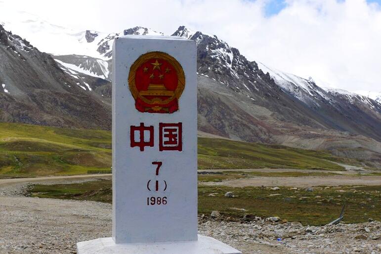 卡拉库里湖 石头城 中巴7号界碑2日游