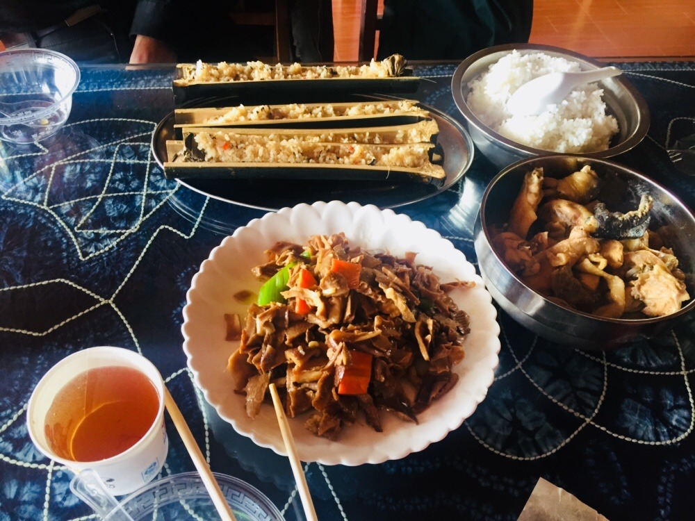 和平乡美食-金佛顶休闲餐厅