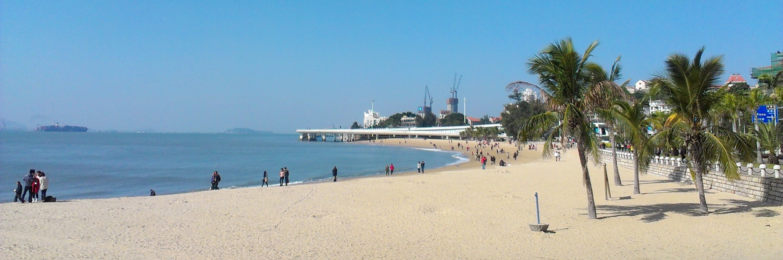 08:55廈大 白城 ,有空可以來這裡走走,吹著海風,踏著海浪,光著腳y730