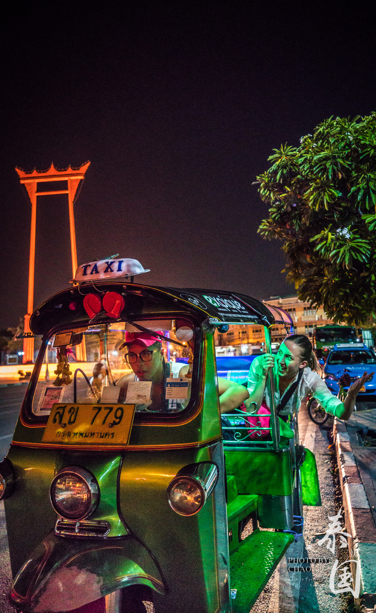 嘟嘟车 tuktuk (泰国)