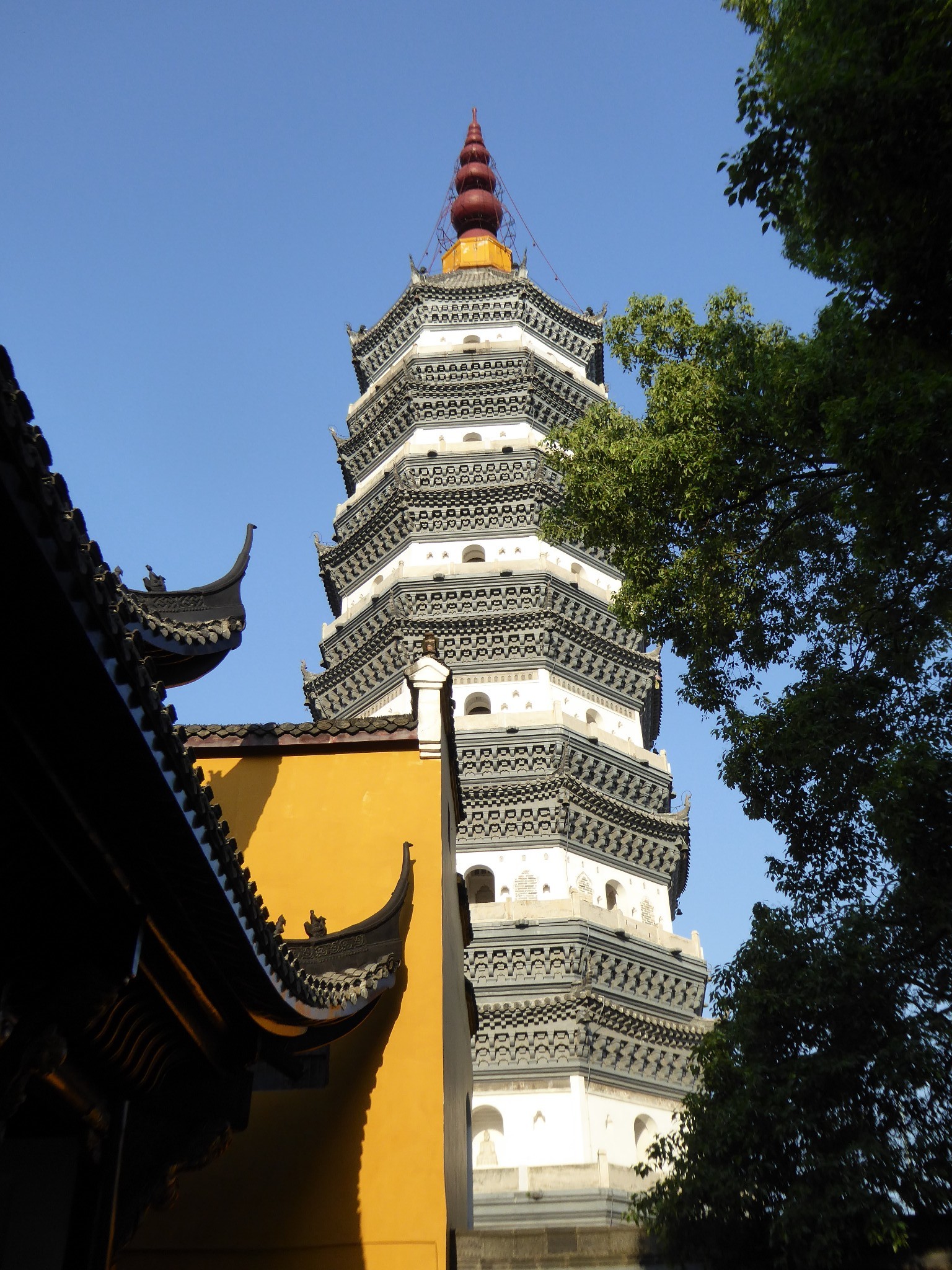 端午宜城行:探密千年古刹迎江寺,登"万里长江第一塔"振风塔,逛