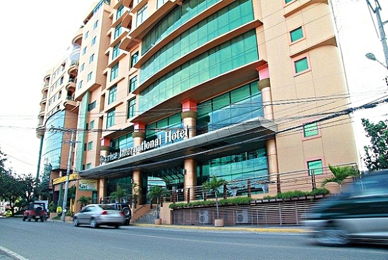 萨罗萨国际大酒店 Sarrosa International Hotel and Residential Suites