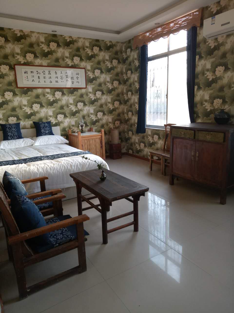 莱州市虎头崖镇瑞云农庄大型民俗客栈期待您的到来,虎头崖海边玩耍!