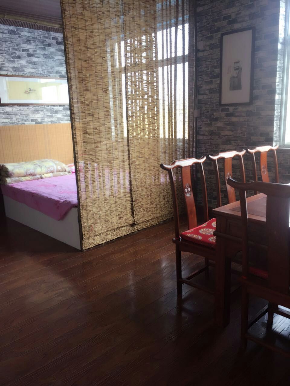 莱州市虎头崖镇瑞云农庄大型民俗客栈期待您的到来,虎头崖海边玩耍!