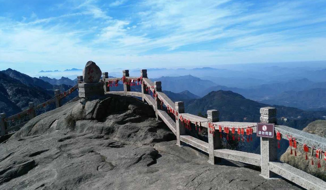 遊覽九華山中餐自理11:30中餐上午參觀化城寺(開山主寺) 上禪堂(滴水