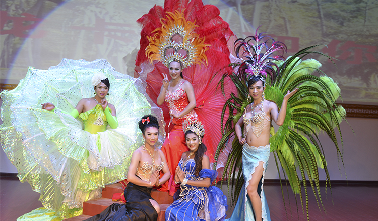 西双版纳中缅边境一日游中缅国门独树成林人妖艺术表演勐景来哈尼文化