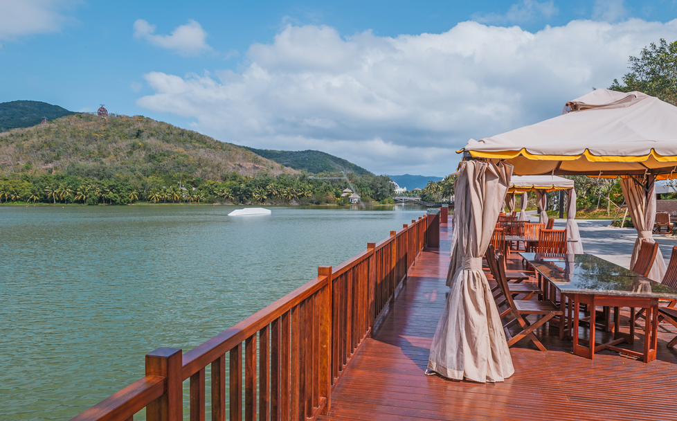 亚龙湾迎宾馆琼中小厨湖边餐厅火锅套餐晚餐含服务费