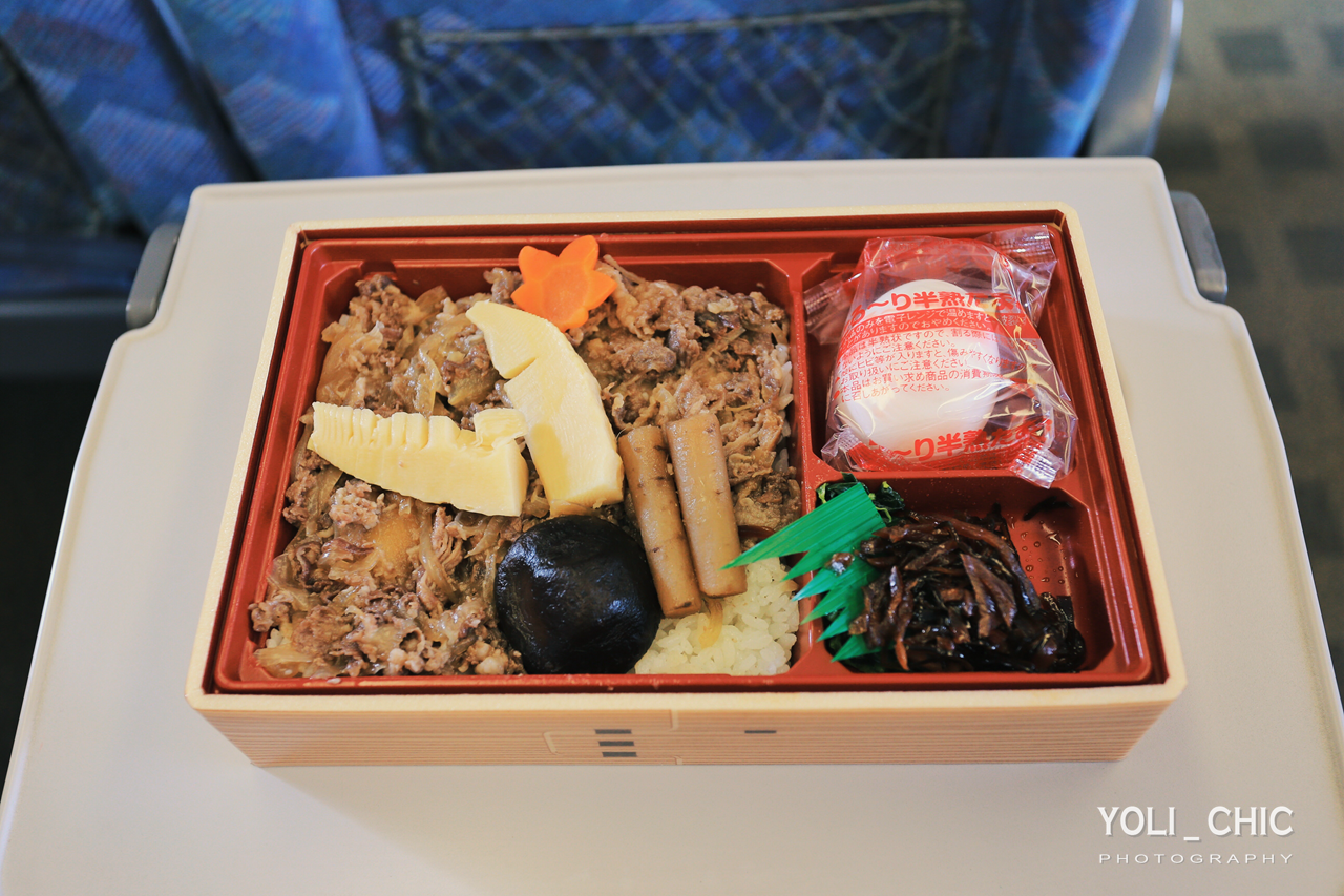 日本车站便当装满了日本文化