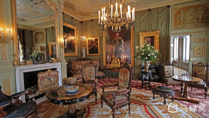 海尔德兰的罗宫里面繁华吗跟其他欧洲的宫殿比有什么特别的吗