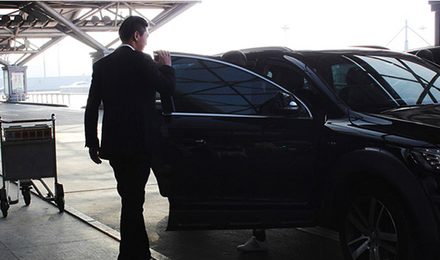 北海福成机场专车接送机可选轿车商务车中巴大巴适合家庭或大团出行本